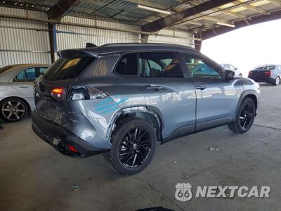 Trzecie zdjęcie samochodu z tyłu: 2026 TOYOTA COROLLA CROSS HYBRID XSE VIN:7MUFBABG8TV114050 - miniatura