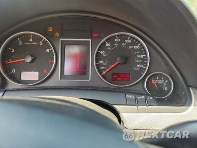 Zdjęcie 9 z 12 samochodu: 2008 AUDI A4 2.0T VIN:WAUAF78E78A101115 - miniatura