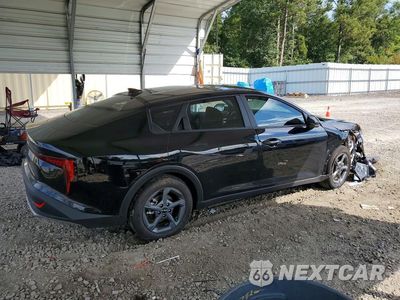 Trzecie zdjęcie samochodu z tyłu: 2026 KIA K4 LXS VIN:3KPFT4DE4TE357532 - miniatura