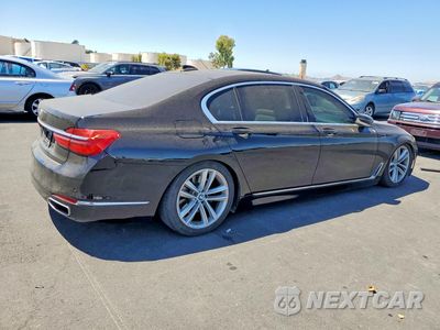 Trzecie zdjęcie samochodu z tyłu: 2016 BMW 750 I VIN:WBA7F0C50GGL99494 - miniatura