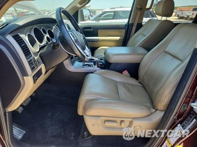 Zdjęcie 7 z 14 samochodu: 2015 TOYOTA SEQUOIA SR5 VIN:5TDBY5G18FS112290 - miniatura