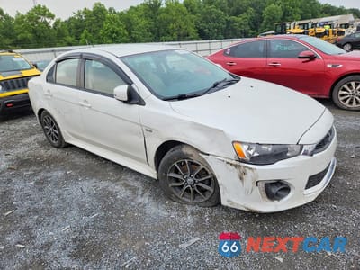 Czwarte zdjęcie samochodu z boku: 2017 MITSUBISHI LANCER ES VIN:JA32U2FU9HU001654 - miniatura