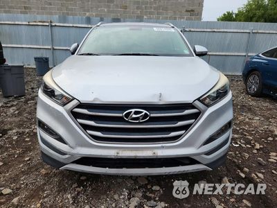 Piąte zdjęcie samochodu w środku: 2017 HYUNDAI TUCSON SPORT VIN:KM8J3CA21HU521287 - miniatura