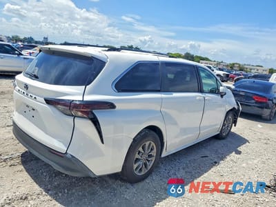 Trzecie zdjęcie samochodu z tyłu: 2026 TOYOTA SIENNA LE VIN:5TDKSKFC7TS231527 - miniatura