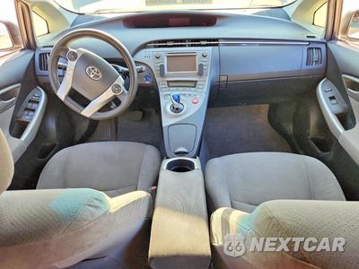 Zdjęcie 8 z 12 samochodu: 2014 TOYOTA PRIUS VIN:JTDKN3DU1E1791987 - miniatura