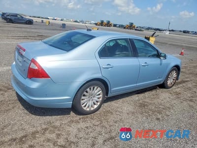 Trzecie zdjęcie samochodu z tyłu: 2010 FORD FUSION HYBRID VIN:3FADP0L33AR298344 - miniatura