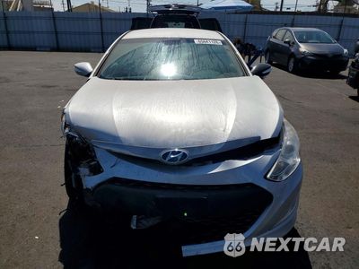 Piąte zdjęcie samochodu w środku: 2015 HYUNDAI SONATA HYBRID BASE VIN:KMHEC4A40FA133104 - miniatura