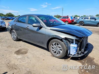Czwarte zdjęcie samochodu z boku: 2024 HYUNDAI ELANTRA SEL VIN:KMHLM4DG7RU671361 - miniatura