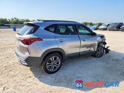 Trzecie zdjęcie samochodu z tyłu: 2022 KIA SELTOS S VIN:KNDEU2AA4N7322135 - miniatura