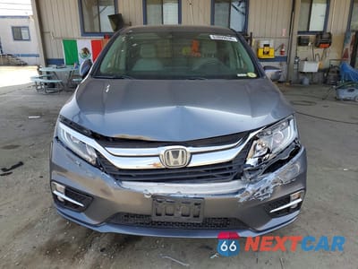 Piąte zdjęcie samochodu w środku: 2019 HONDA ODYSSEY EX VIN:5FNRL6H5XKB032346 - miniatura