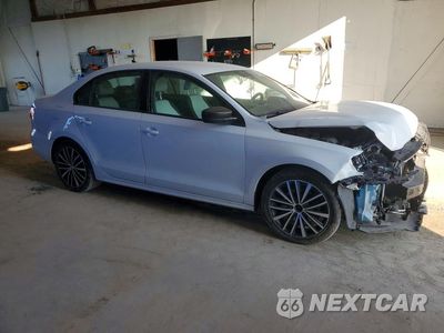 Czwarte zdjęcie samochodu z boku: 2016 VOLKSWAGEN JETTA SPORT VIN:3VWD17AJ0GM413832 - miniatura