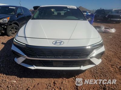 Piąte zdjęcie samochodu w środku: 2026 HYUNDAI ELANTRA SEL SPORT PREMIUM VIN:KMHLS4DG8TU139503 - miniatura