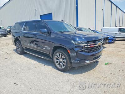 Czwarte zdjęcie samochodu z boku: 2021 CHEVROLET SUBURBAN K1500 LT VIN:1GNSKCKD5MR473647 - miniatura