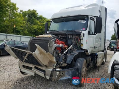 2016 VOLVO VNL SEMI TRUCK 4V4NC9TG9GN960266 - główne zdjęcie licytacji z USA - miniatura