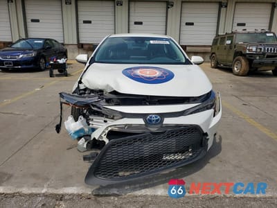 Piąte zdjęcie samochodu w środku: 2021 TOYOTA COROLLA LE VIN:JTDEAMDE3MJ010750 - miniatura