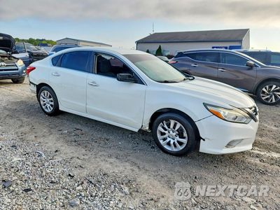 Czwarte zdjęcie samochodu z boku: 2017 NISSAN ALTIMA 2.5 S VIN:1N4AL3AP8HC251115 - miniatura