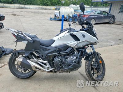 2025 HONDA NC750 XD JH2RH2312SK000063 - główne zdjęcie licytacji z USA - miniatura
