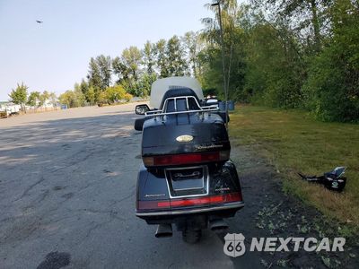 Czwarte zdjęcie samochodu z boku: 2000 HONDA GL1500 A VIN:1HFSC2202YA200351 - miniatura