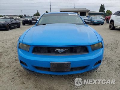 Piąte zdjęcie samochodu w środku: 2010 FORD MUSTANG VIN:1ZVBP8AN0A5107855 - miniatura