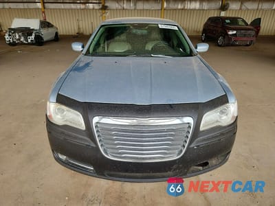 Piąte zdjęcie samochodu w środku: 2013 CHRYSLER 300 LIMITED VIN:2C3CCAAG0DH723052 - miniatura