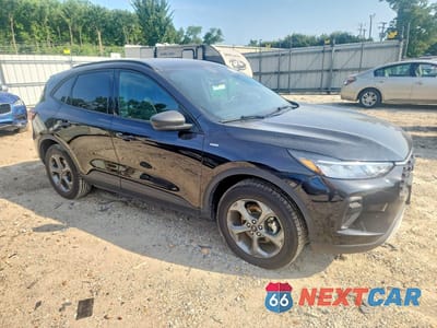 Czwarte zdjęcie samochodu z boku: 2025 FORD ESCAPE ST LINE VIN:1FMCU9MN3SUA11254 - miniatura