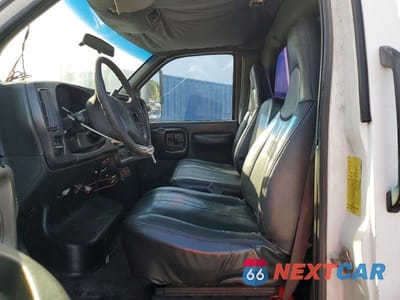 Zdjęcie 7 z 12 samochodu: 2005 GMC C5500 C5C042 VIN:1GDE5C1275F527543 - miniatura