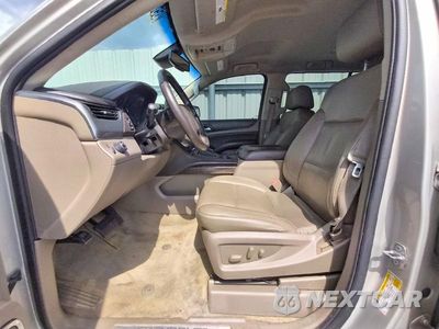 Zdjęcie 7 z 13 samochodu: 2015 CHEVROLET SUBURBAN C1500 LT VIN:1GNSCJKC8FR555142 - miniatura