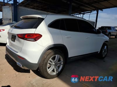Trzecie zdjęcie samochodu z tyłu: 2021 MERCEDES-BENZ GLA 250 VIN:W1N4N4GB6MJ212802 - miniatura