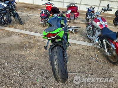 Czwarte zdjęcie samochodu z boku: 2017 KAWASAKI ZX1000 R VIN:JKAZXCR1XHA005044 - miniatura