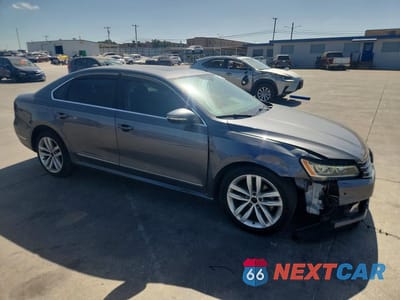 Czwarte zdjęcie samochodu z boku: 2017 VOLKSWAGEN PASSAT SE VIN:1VWGT7A35HC055879 - miniatura