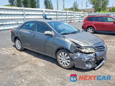 Czwarte zdjęcie samochodu z boku: 2013 TOYOTA COROLLA LE VIN:2T1BU4EE3DC127250 - miniatura