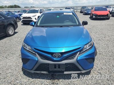 Piąte zdjęcie samochodu w środku: 2020 TOYOTA CAMRY SE VIN:4T1G11AK3LU333139 - miniatura