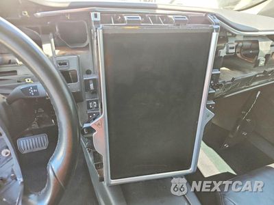 Zdjęcie 9 z 13 samochodu: 2016 TESLA MODEL S VIN:5YJSA1E28GF134885 - miniatura