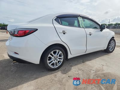 Trzecie zdjęcie samochodu z tyłu: 2018 TOYOTA YARIS IA BASE VIN:3MYDLBYV3JY326565 - miniatura