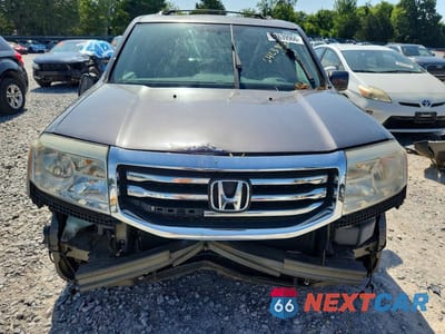 Piąte zdjęcie samochodu w środku: 2013 HONDA PILOT EXL VIN:5FNYF3H68DB027434 - miniatura