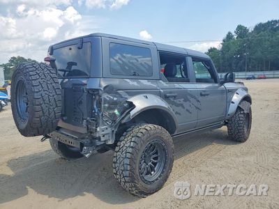 Trzecie zdjęcie samochodu z tyłu: 2026 FORD BRONCO BIG BEND VIN:1FMDE7BH9TLA50148 - miniatura