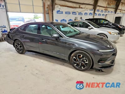 Czwarte zdjęcie samochodu z boku: 2025 HYUNDAI SONATA SEL VIN:KMHL64JA7SA508095 - miniatura
