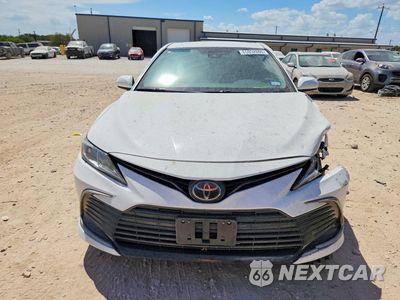 Piąte zdjęcie samochodu w środku: 2021 TOYOTA CAMRY LE VIN:4T1C11AK9MU581573 - miniatura