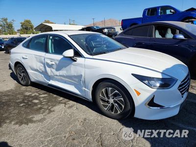 Czwarte zdjęcie samochodu z boku: 2021 HYUNDAI SONATA HYBRID BLUE VIN:KMHL24JJ3MA033754 - miniatura