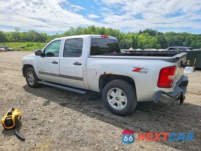 Drugie zdjęcie samochodu z przodu: 2013 CHEVROLET SILVERADO K1500 LT VIN:3GCPKSE70DG172444 - miniatura