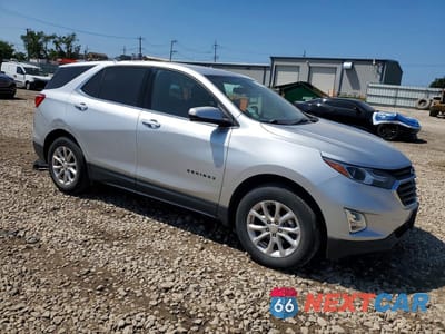 Czwarte zdjęcie samochodu z boku: 2018 CHEVROLET EQUINOX LT VIN:3GNAXJEV6JS594024 - miniatura