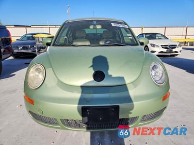 Piąte zdjęcie samochodu w środku: 2009 VOLKSWAGEN NEW BEETLE S VIN:3VWRW31C49M511038 - miniatura