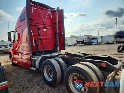 Drugie zdjęcie samochodu z przodu: 2012 VOLVO VN VNL VIN:4V4NC9EH6CN550329 - miniatura