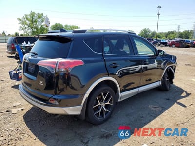 Trzecie zdjęcie samochodu z tyłu: 2016 TOYOTA RAV4 SE VIN:JTMJFREV2GJ052942 - miniatura