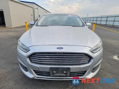 Piąte zdjęcie samochodu w środku: 2016 FORD FUSION SE VIN:3FA6P0HD7GR187654 - miniatura