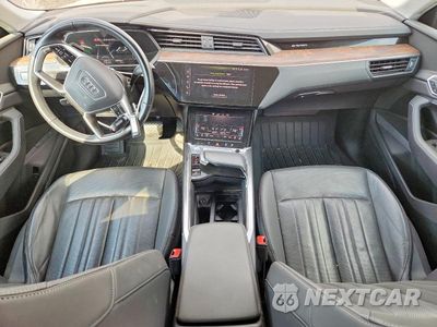 Zdjęcie 8 z 12 samochodu: 2019 AUDI E-TRON PREMIUM PLUS VIN:WA1LABGE2KB021683 - miniatura