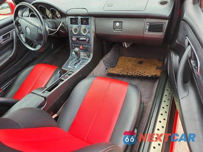 Zdjęcie 8 z 12 samochodu: 1999 MERCEDES-BENZ SLK 230 KOMPRESSOR VIN:WDBKK47F0XF137949 - miniatura
