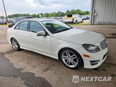 Czwarte zdjęcie samochodu z boku: 2012 MERCEDES-BENZ C 300 4MATIC VIN:WDDGF8BB9CA609988 - miniatura