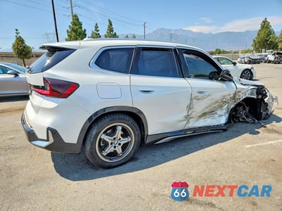 Trzecie zdjęcie samochodu z tyłu: 2023 BMW X1 XDRIVE28I VIN:WBX73EF09P5V72291 - miniatura
