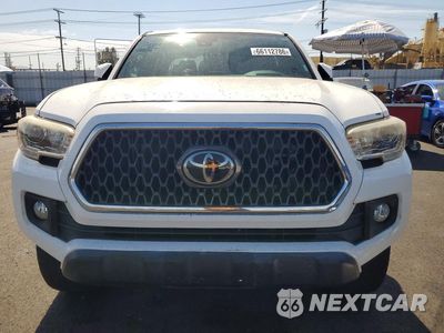 Piąte zdjęcie samochodu w środku: 2018 TOYOTA TACOMA TRD OFF-ROAD VIN:3TMCZ5AN2JM153598 - miniatura